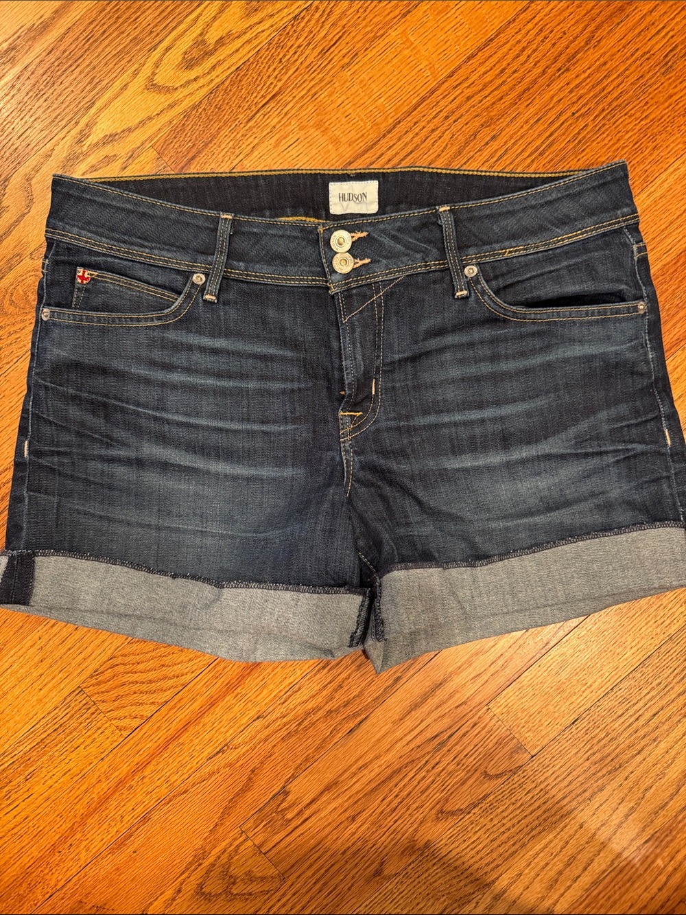 Hudson Crowley Mid thigh short
